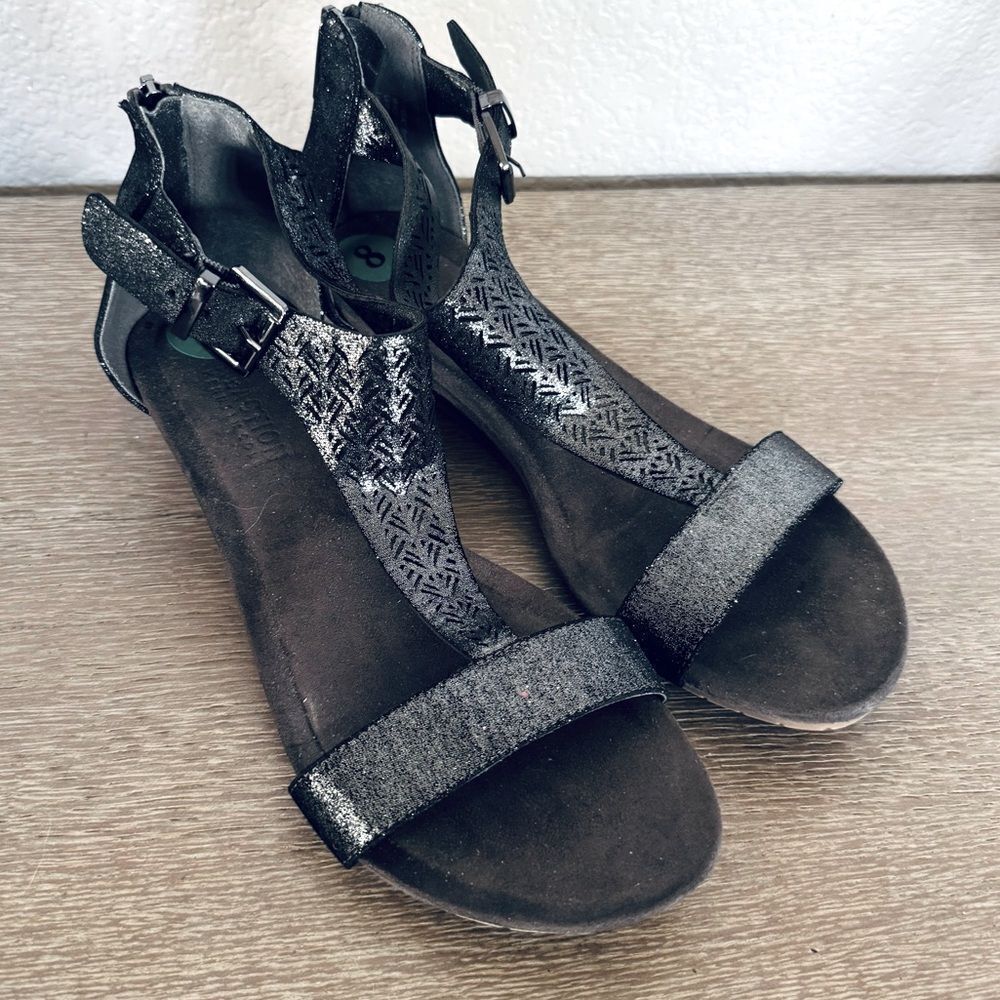 Kenneth Cole Reaction Metallic Leather Wedge Sandals 8